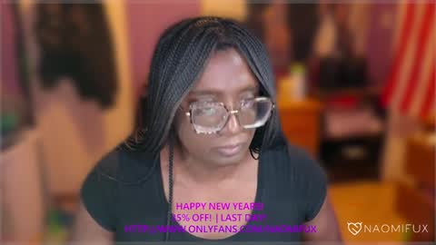 Snapshot of naomifux chatting on December 31, 2024, 11:49 pm Naomi online show from December 31, 2024, 11:49 pm