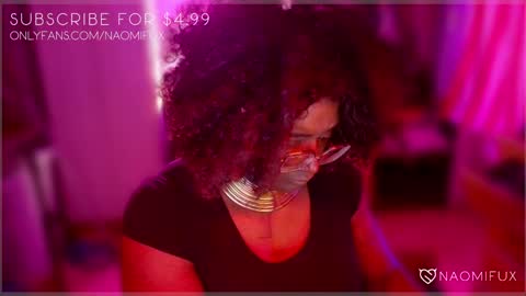 Snapshot of naomifux chatting on January 2, 2025, 8:39 am Naomi online show from January 2, 2025, 8:39 am
