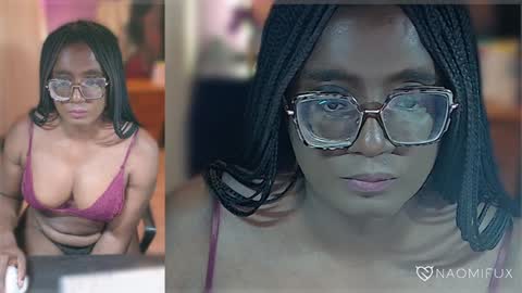 Snapshot of naomifux chatting on January 12, 2025, 7:21 pm Naomi online show from January 12, 2025, 7:21 pm