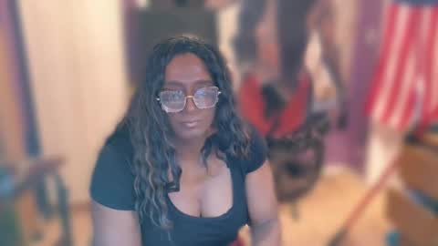 Snapshot of naomifux chatting on January 15, 2025, 10:46 pm Naomi online show from January 15, 2025, 10:46 pm