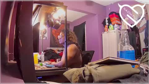 Snapshot of naomifux chatting on March 5, 2025, 12:38 am Naomi online show from March 5, 2025, 12:38 am