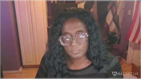 Snapshot of naomifux chatting on March 6, 2025, 11:09 pm Naomi online show from March 6, 2025, 11:09 pm
