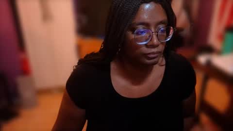 Snapshot of naomifux chatting on October 2, 2025, 1:01 am Naomi online show from October 2, 2025, 1:01 am