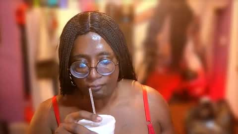 Snapshot of naomifux chatting on October 21, 2025, 6:47 am Naomi online show from October 21, 2025, 6:47 am