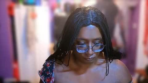 Snapshot of naomifux chatting on October 22, 2025, 10:26 am Naomi online show from October 22, 2025, 10:26 am