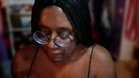 Snapshot of naomifux chatting on October 25, 2025, 9:09 pm Naomi online show from October 25, 2025, 9:09 pm