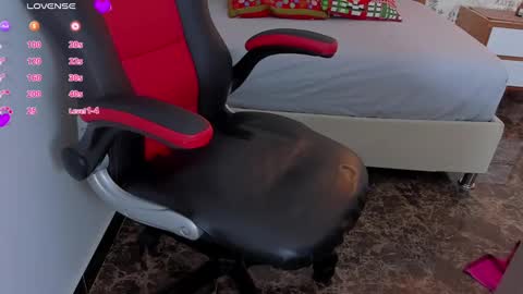 Snapshot of naomijohnson1 chatting on December 24, 2024, 12:33 pm Naomi online show from December 24, 2024, 12:33 pm