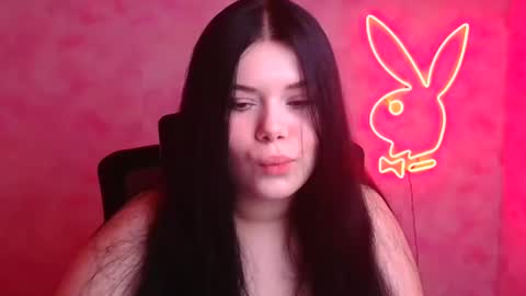 Naomi online show from November 18, 2025, 12:31 pm