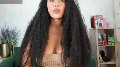 Naomi     online show from April 17, 2026, 3:53 am