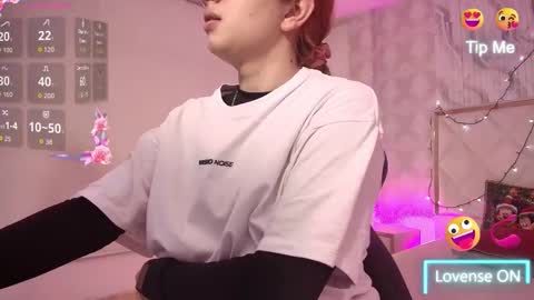 Naomy  online show from December 21, 2025, 2:19 am