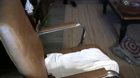 Snapshot of nareth338 chatting on December 30, 2024, 5:48 am nareth338 online show from December 30, 2024, 5:48 am