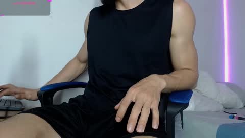 nassh_18 online show from February 24, 2025, 5:22 am