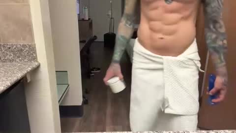 Braxson online show from April 1, 2026, 3:07 am