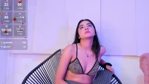 Naty  online show from February 19, 2025, 6:54 pm