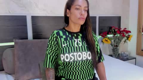 Snapshot of natalia_cruzz chatting on June 8, 2026, 12:49 pm Nata online show from June 8, 2026, 12:49 pm