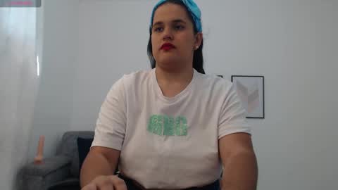 Nathalia online show from September 19, 2025, 6:19 pm
