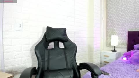 Natalia Kiss online show from November 10, 2025, 4:28 pm