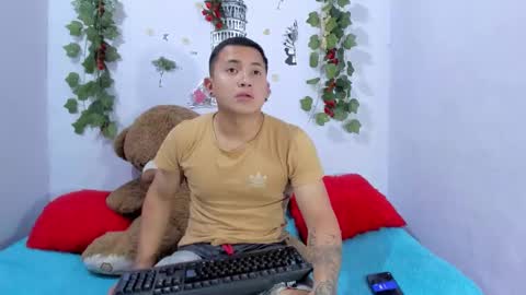 nataliaandjulliam online show from February 17, 2026, 3:14 am