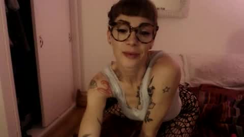 Natalie Six online show from November 23, 2025, 8:03 am