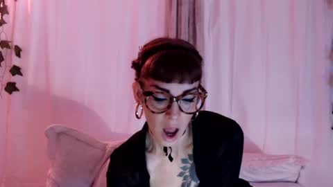 Natalie Six online show from February 1, 2026, 5:17 am