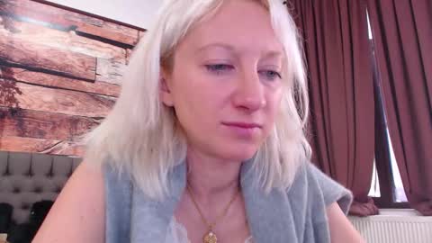 Natalie online show from November 9, 2025, 10:46 am