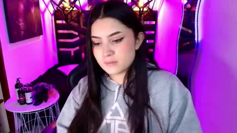 natalie  online show from June 9, 2026, 8:09 pm
