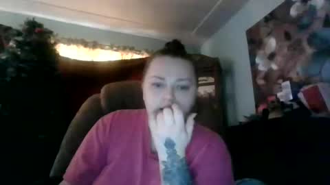 Snapshot of nataliedays chatting on December 5, 2024, 3:39 pm Natalie  online show from December 5, 2024, 3:39 pm