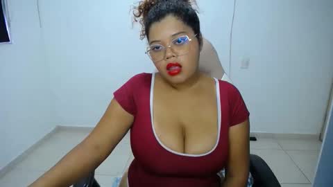 natalielabellex1 online show from January 15, 2026, 8:34 pm