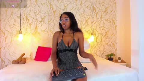 Snapshot of natalieparkerr chatting on January 13, 2025, 12:13 pm NATALIE online show from January 13, 2025, 12:13 pm