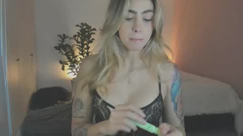 anatalybee online show from March 17, 2026, 9:18 pm