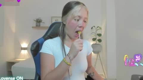 Nataly online show from April 9, 2026, 2:22 am