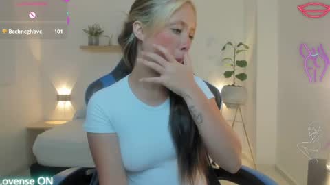 Snapshot of nataly_rodri chatting on April 28, 2026, 2:27 am Nataly online show from April 28, 2026, 2:27 am