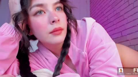 Snapshot of natalyhayes chatting on May 29, 2026, 11:30 am Nataly online show from May 29, 2026, 11:30 am