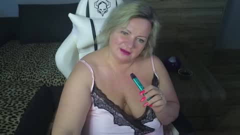 Snapshot of natascha1202 chatting on December 3, 2024, 9:45 pm Natalli online show from December 3, 2024, 9:45 pm