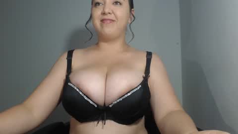 NATTY online show from February 8, 2025, 1:22 am