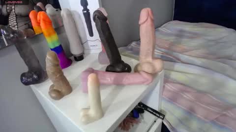 Natasha online show from October 26, 2025, 7:42 pm