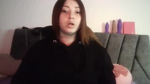 natalia online show from June 4, 2026, 7:53 pm
