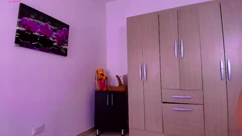 natasha_klump online show from April 19, 2026, 10:47 am