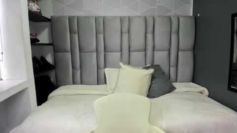 N A T A S H A online show from September 23, 2025, 7:28 pm