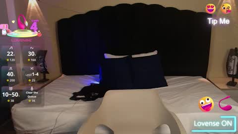 Natasha Mason online show from September 12, 2025, 8:09 pm