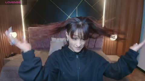 Natasha Mason online show from May 2, 2026, 7:19 pm