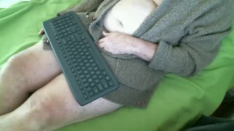 Snapshot of nate1x chatting on December 4, 2024, 7:34 pm nate1x online show from December 4, 2024, 7:34 pm