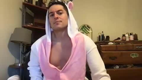 natetheexplorer online show from October 30, 2025, 10:43 pm