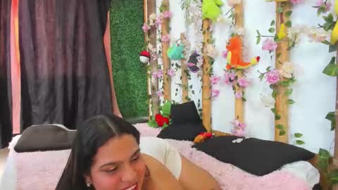 nathalia_correa online show from November 15, 2025, 2:02 pm