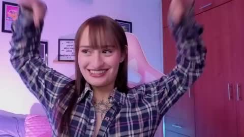 Nathalia Ramirez online show from April 14, 2026, 12:38 am