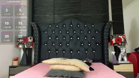 Snapshot of nathaliaz_ chatting on September 25, 2025, 12:20 pm nathaliaz online show from September 25, 2025, 12:20 pm