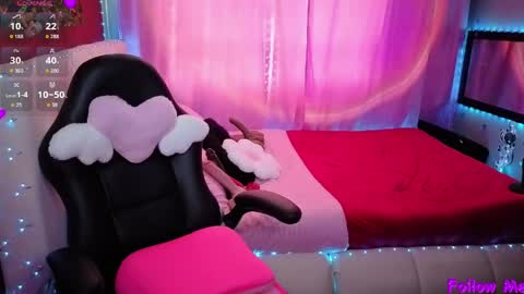 Nathalie online show from April 6, 2026, 7:04 pm