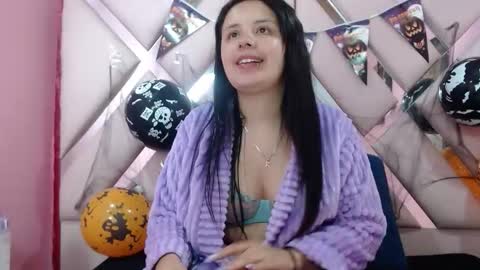 nathaly low online show from October 17, 2025, 3:10 am