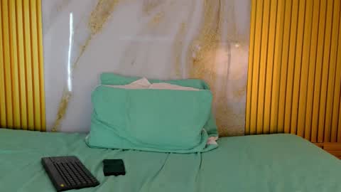 nathaly_matheo online show from January 7, 2026, 12:29 pm