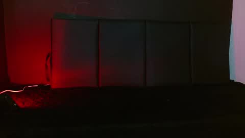   online show from September 20, 2025, 2:07 pm